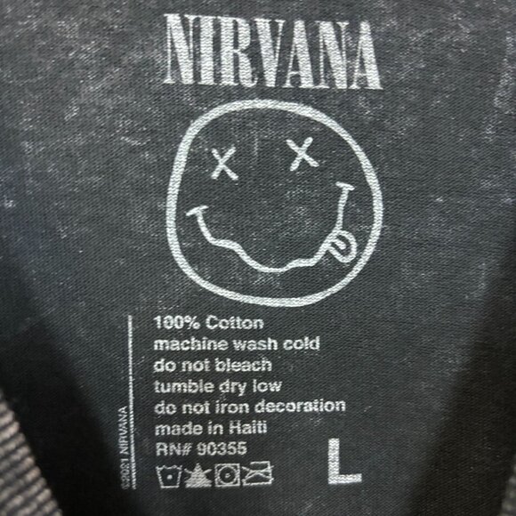 Nirvana Never Mind Smiley Face Mineral Wash grunge Tshirt size Large - Picture 4 of 4